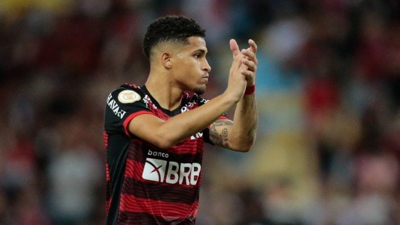 Meia jovem do Flamengo desperta interesse de gigante europeu
