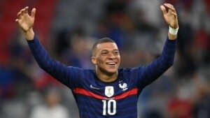 Mbappé para Presidente da França? Atacante recebeu quantidade surpreendente de votos na eleição