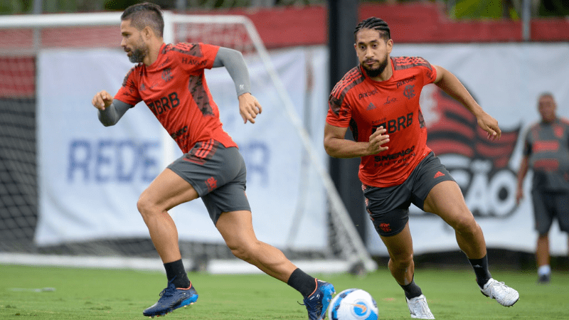 Dois medalhões do Flamengo insatisfeitos com a reformulação de Paulo Sousa