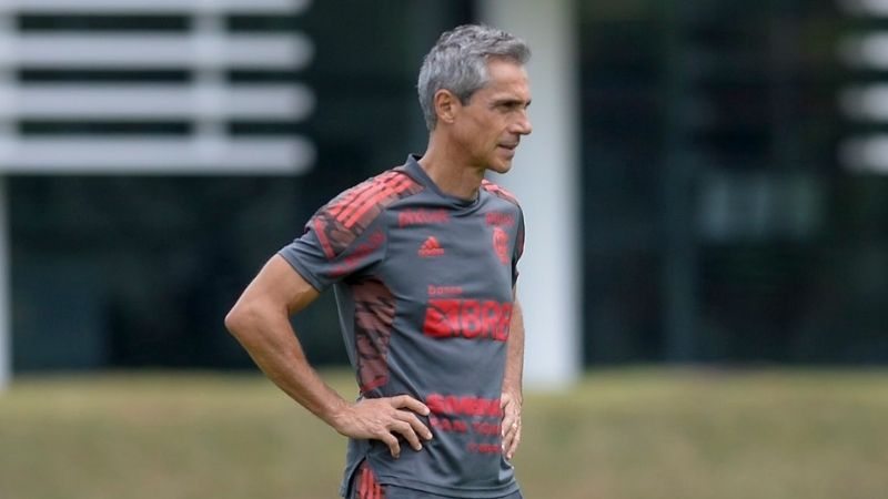 Flamengo: Paulo Sousa pode barrar medalhão em partida contra Palmeiras pelo Campeonato Brasileiro