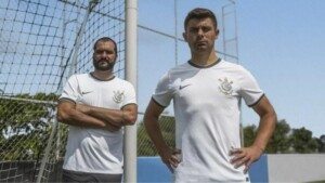 Vazou? Nova Camisa do Corinthians surge na internet e Timão acelera lançamento