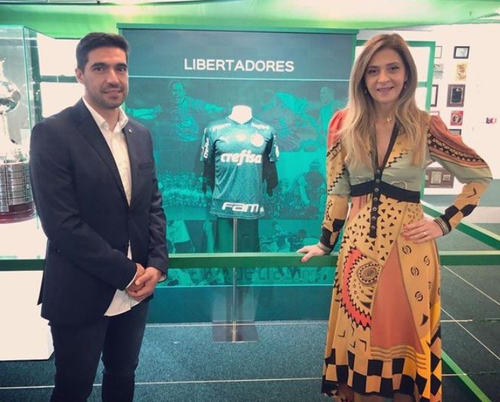 Mesmo sem camisa 9 até o momento, Leila e Abel Ferreira mantém boa relação dentro do clube. (Foto: Reprodução)