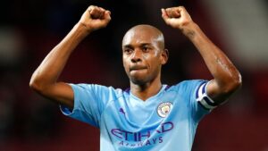 Fernandinho de volta ao Brasil: Voltante deixará Manchester City ao fim da temporada