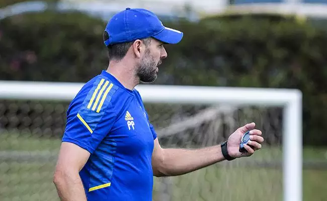 Paulo Pezzolano, técnico do Cruzeiro, prepara equipe para enfrentar Brusque. (Foto: Reprodução)