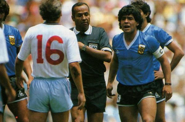 Camisa de Diego Maradona ultrapassa recorde de Pelé. (Foto: Reprodução)