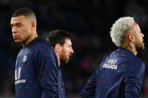 PSG mira atacante do Liverpool para substituir Mbappé