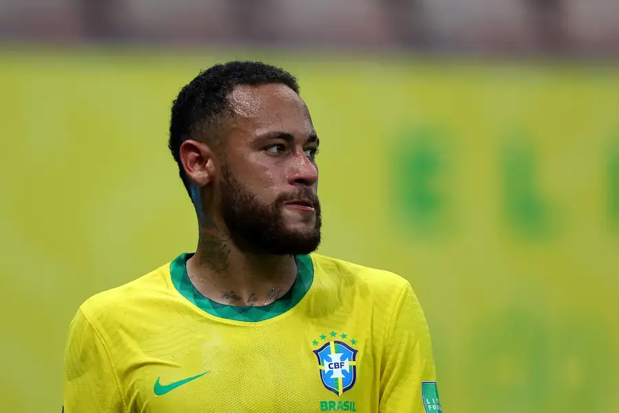 Neymar já supera Ronaldo Fenômeno e número de gols oficiais na carreira é divulgado