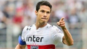 Hernanes anuncia aposentadoria: relembre 10 golaços do meia