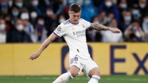 Kroos revela como jogadores do Real Madrid ajudaram Ancelotti a fazer substituições