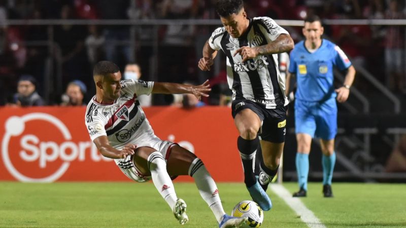 Santos emite nota oficial sobre arbitragem em jogo contra São Paulo
