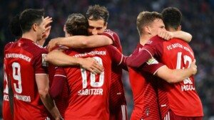 Férias em Ibiza? Jogadores do Bayern viajam após derrota no Campeonato Alemão