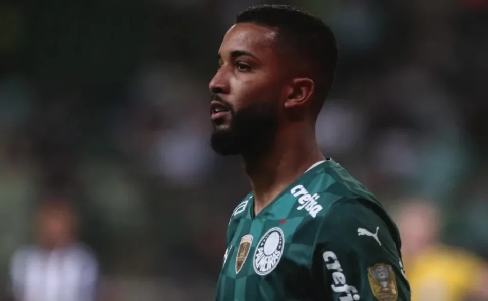 Jogador do Palmeiras é alvo de violência no CT do clube