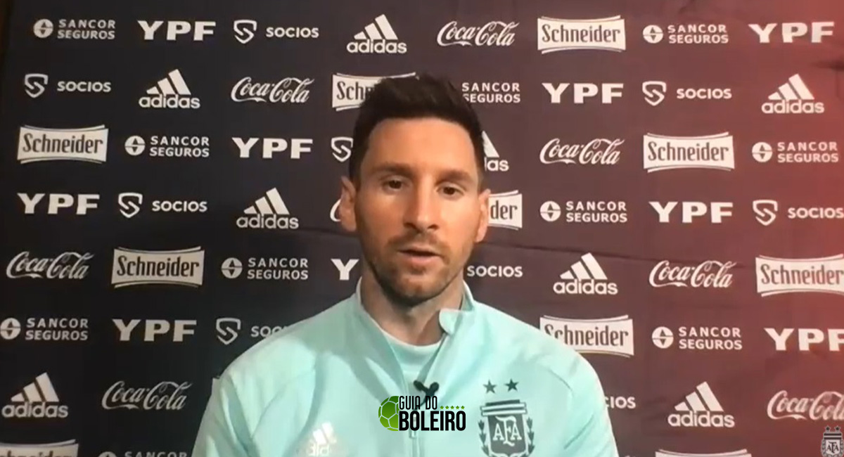 Messi fala sobre Benzema ser eleito melhor do mundo ao final desta temporada. (Foto: Reprodução)