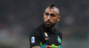 Vidal no Flamengo em 2022? Ao som de funk, meia dá mais uma dica que quer jogar no Mengo