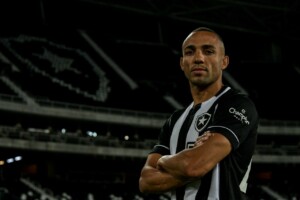 Oficial: Marçal assina com o Botafogo