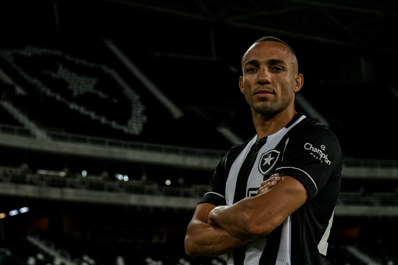 Oficial: Marçal assina com o Botafogo.