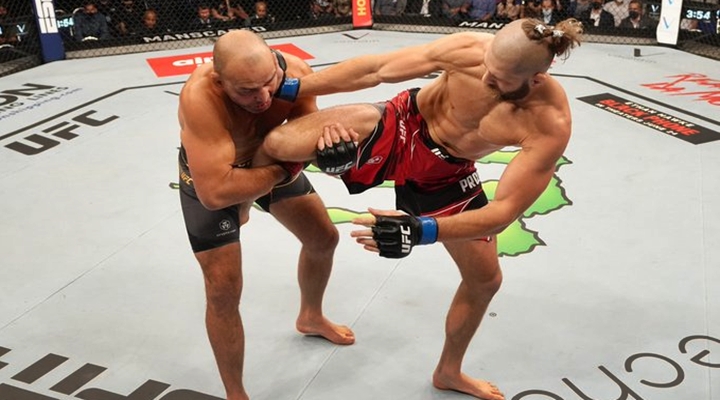 UFC 275: Glover Teixeira perde cinturão nos segundos finais da luta; Taila Santos também perdeu