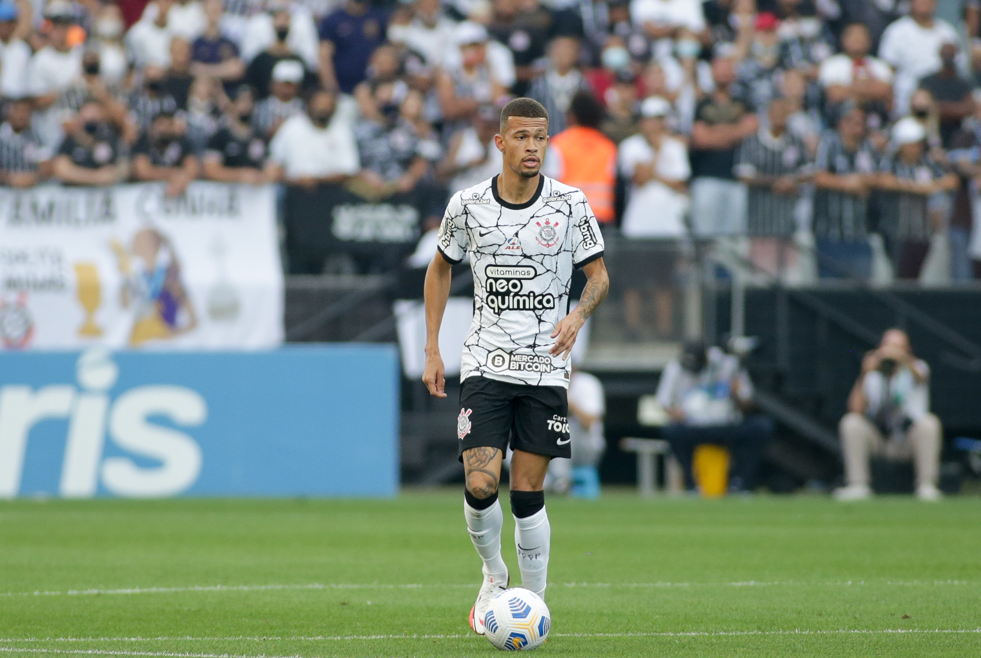 Corinthians: João Vitor na mira de 3 clubes da Europa e Timão define preço do zagueiro.