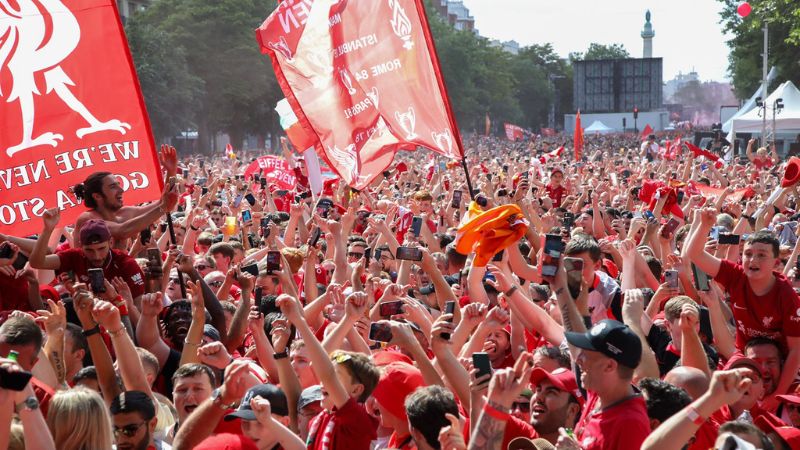Liverpool toma bela atitude para apoiar torcedores após confusão na Final da Champions League em Paris