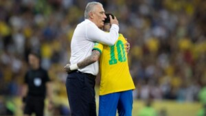 Tite sai em defesa de Neymar após especulações de saída do PSG