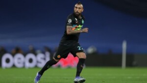 Vidal no Flamengo: revelado motivo de a ‘novela’ ainda não ter acabado