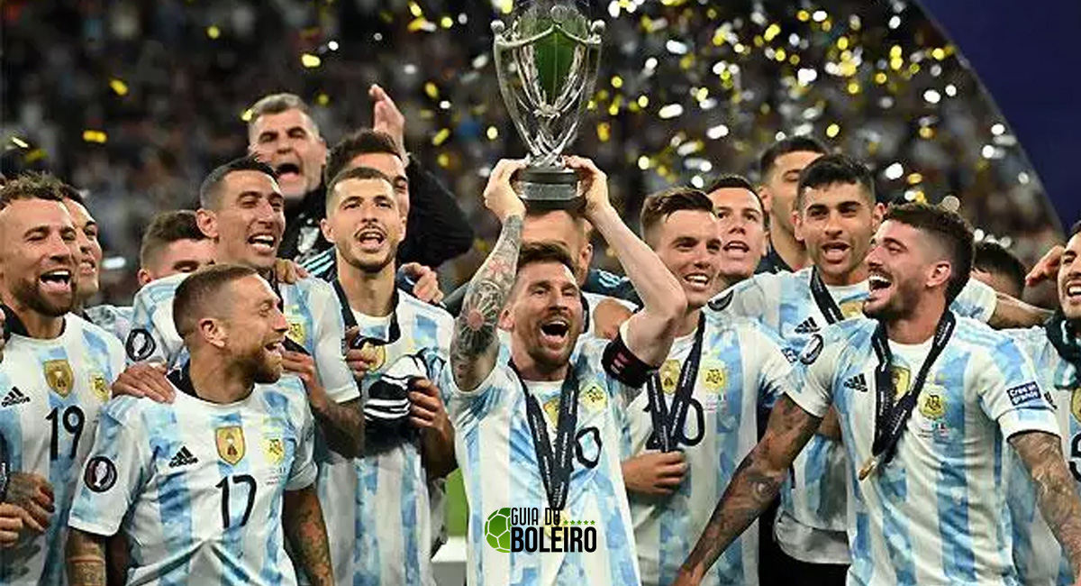 Jogadores da Argentina provocam Seleção Brasileira após título da Finalíssima. (Foto: Reprodução)