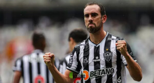 Atlético-MG: Godin toma decisão sobre futuro no Galo