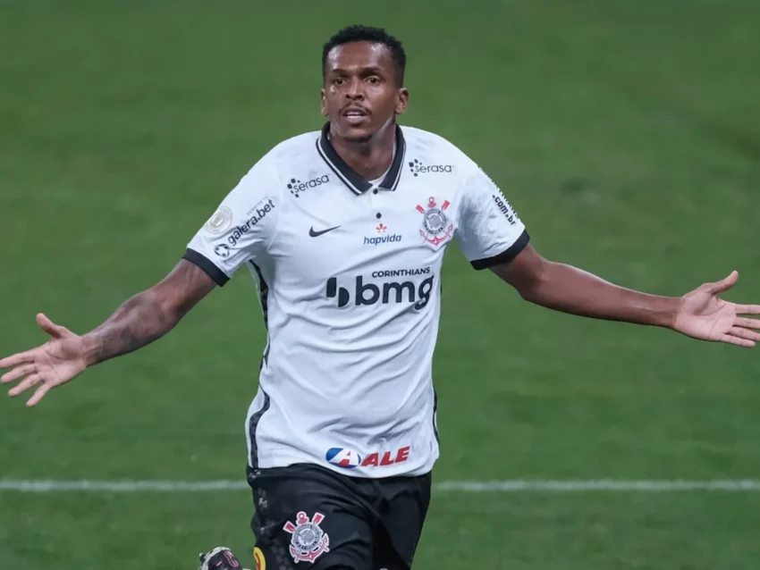  Jô foi gravado por torcedores em uma roda de samba durante a derrota do Corinthians para o Cuiabá por 1 a 0