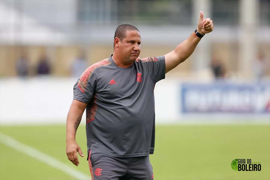 Mário Jorge está no sub-20 do Flamengo e pode assumir interinamente o cargo da equipe principal. (Foto: Reprodução)