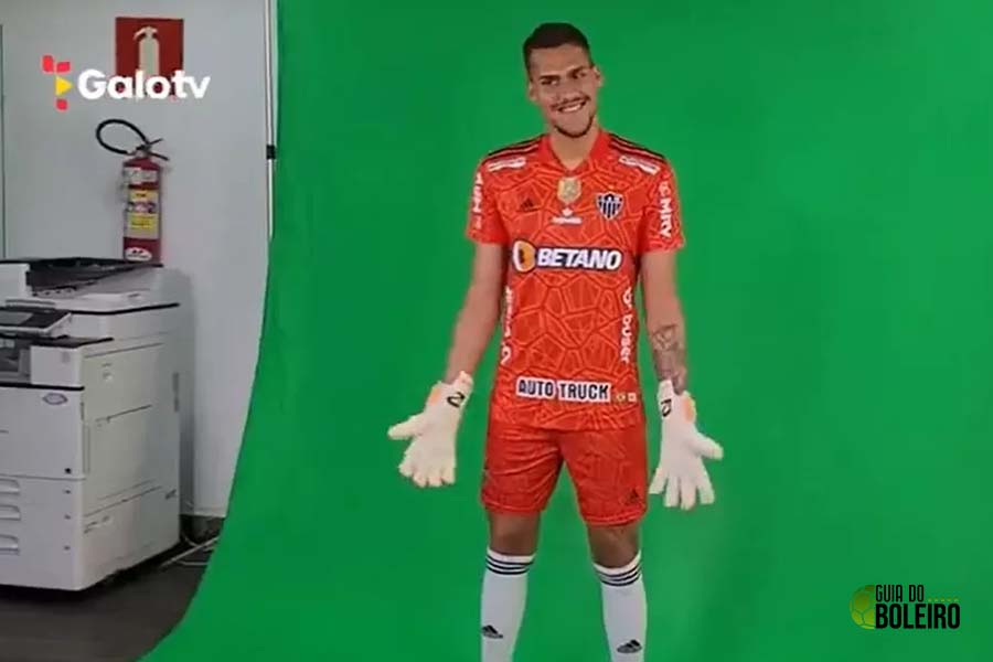 Novo uniforme do Atlético-MG: vaza vídeo com jogadores posando para fotos. (Foto: Reprodução)