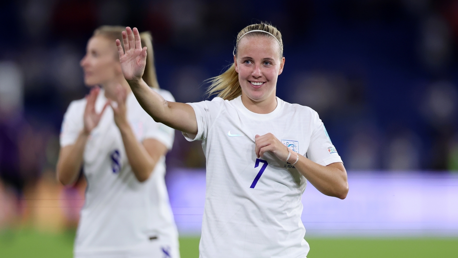 Atacante da Inglaterra, Beth Mead, em jogo na Eurocopa