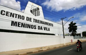 Ministério Público do Trabalho ameaça fechar base do Santos por exploração infantil