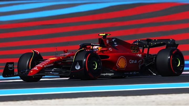 Ferrari de Carlos Sainz no segundo treino livre do GP da França - Bryn Lennon - Getty Images