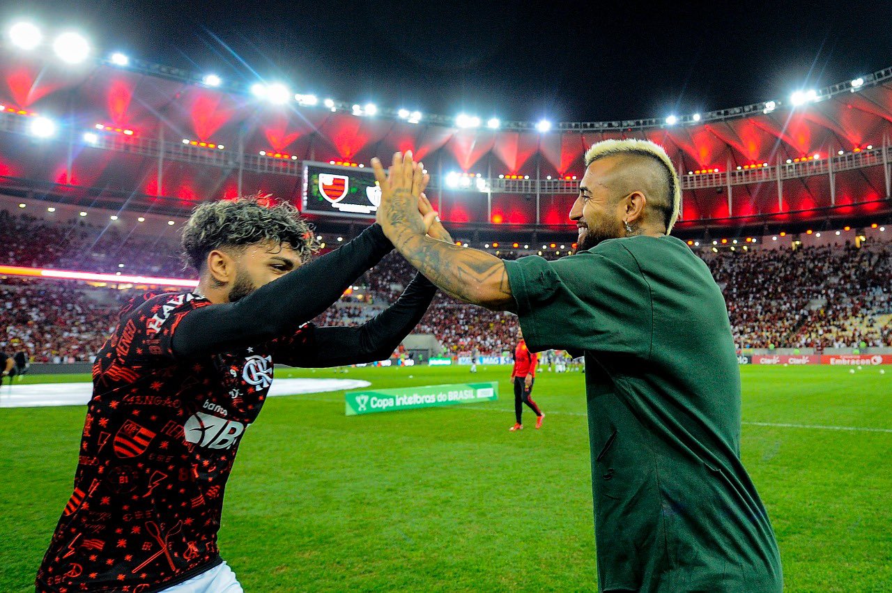 Gabigol abre jogo sobre chegada de Cebolinha e Vidal no Flamengo.