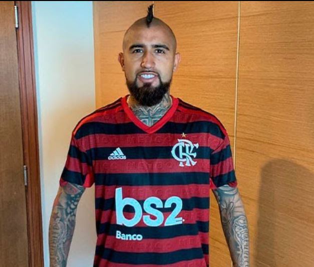 Vidal vestindo a camisa do Flamengo Foto: Reprodução/Instagram