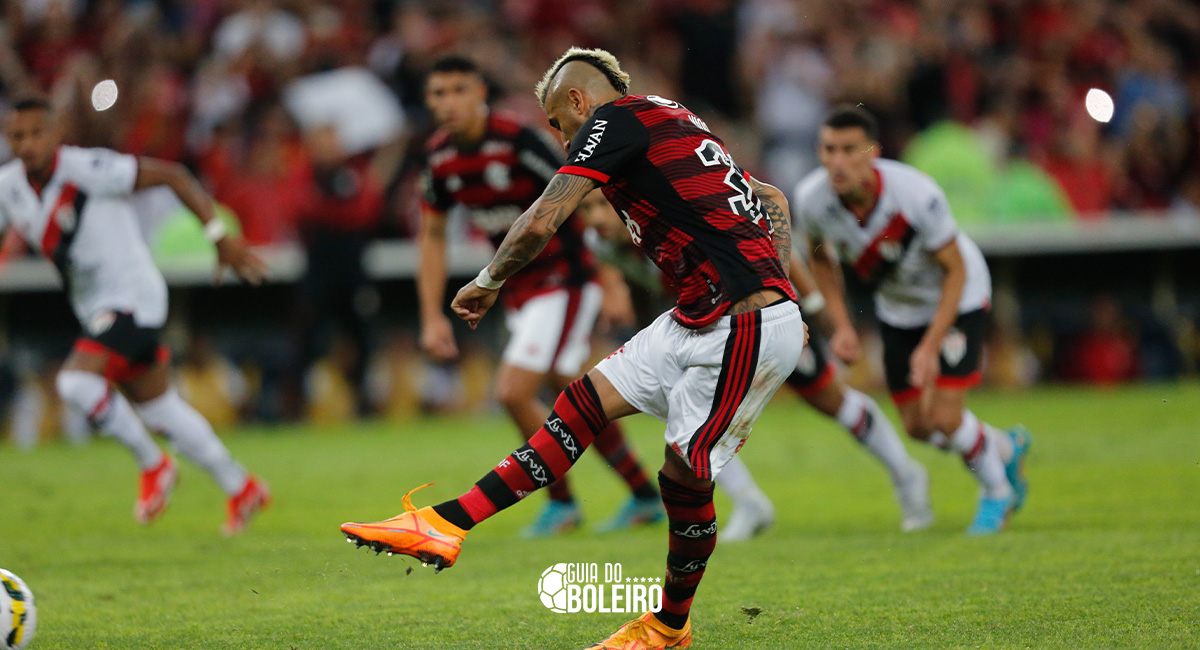 Gols de Flamengo x Atlético-GO: Vidal marca e Mengão goleia Goianiense por 4 x 1 no Maracanã