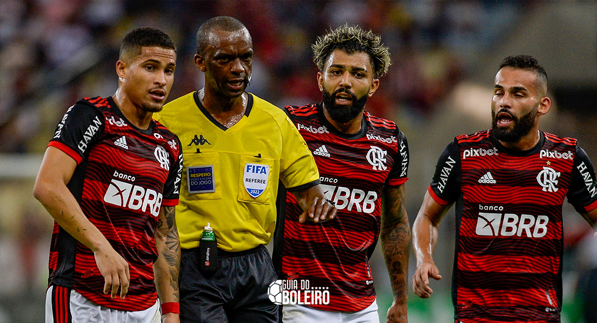 Áudios do VAR de Flamengo x Athletico são divulgados e geram revolta