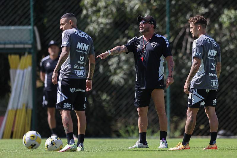 Ex-técnico do Atlético-MG avalia eliminação para o Palmeiras como injusta. (Foto: Reprodução)