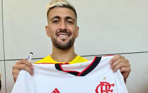 Arrascaeta reata casamento com Camila Bastiani e vive ótima fase no Flamengo