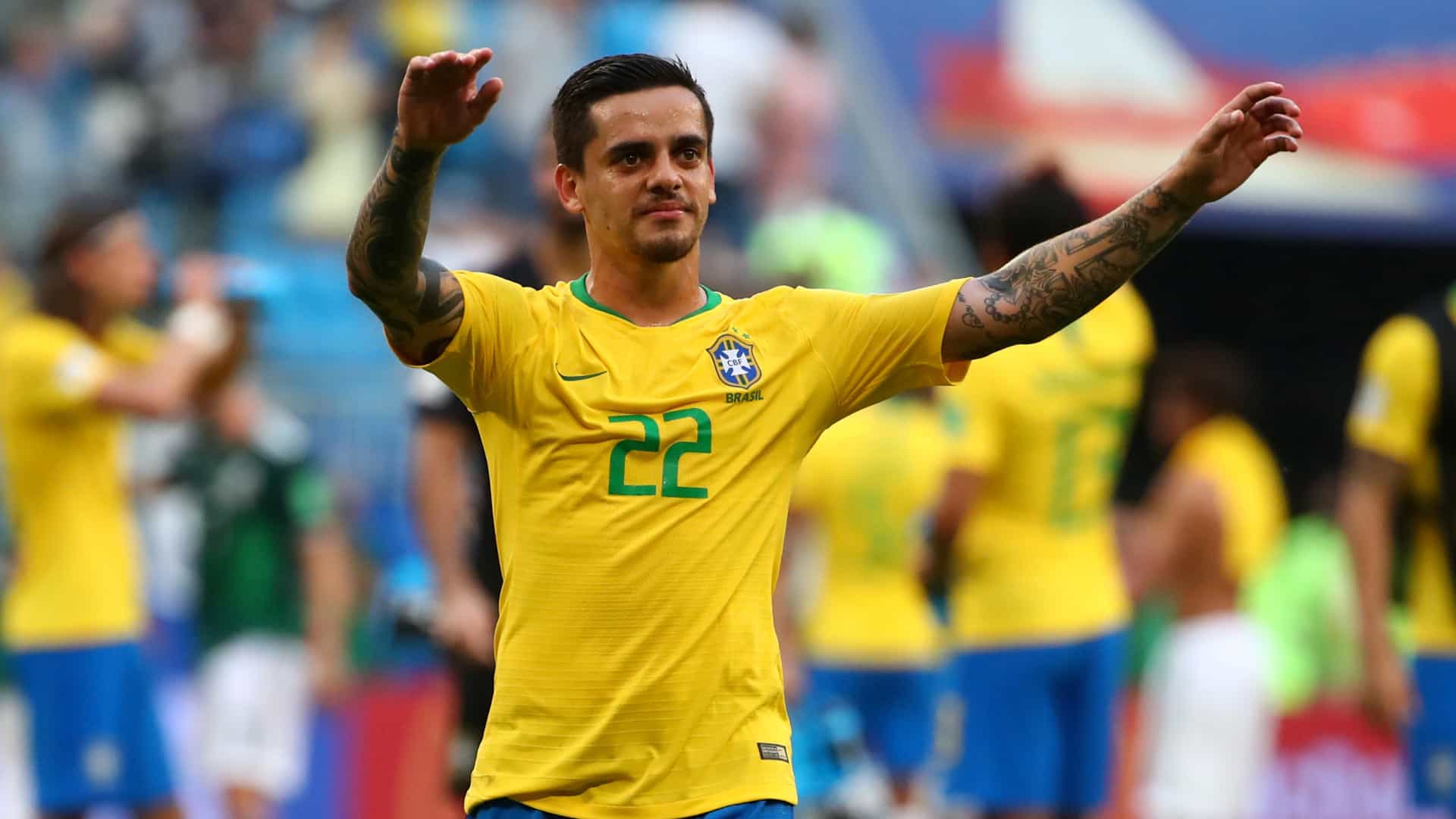 Jornalista revela lateral-direito que pode substituir Daniel Alves na Seleção Brasileira: 'É de confiança'.