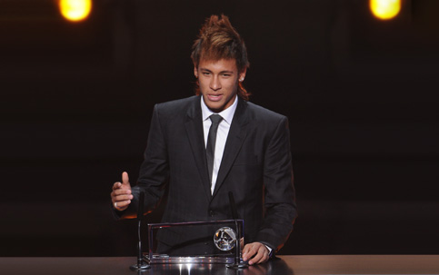 Neymar em discurso após receber o Prêmio Puskás