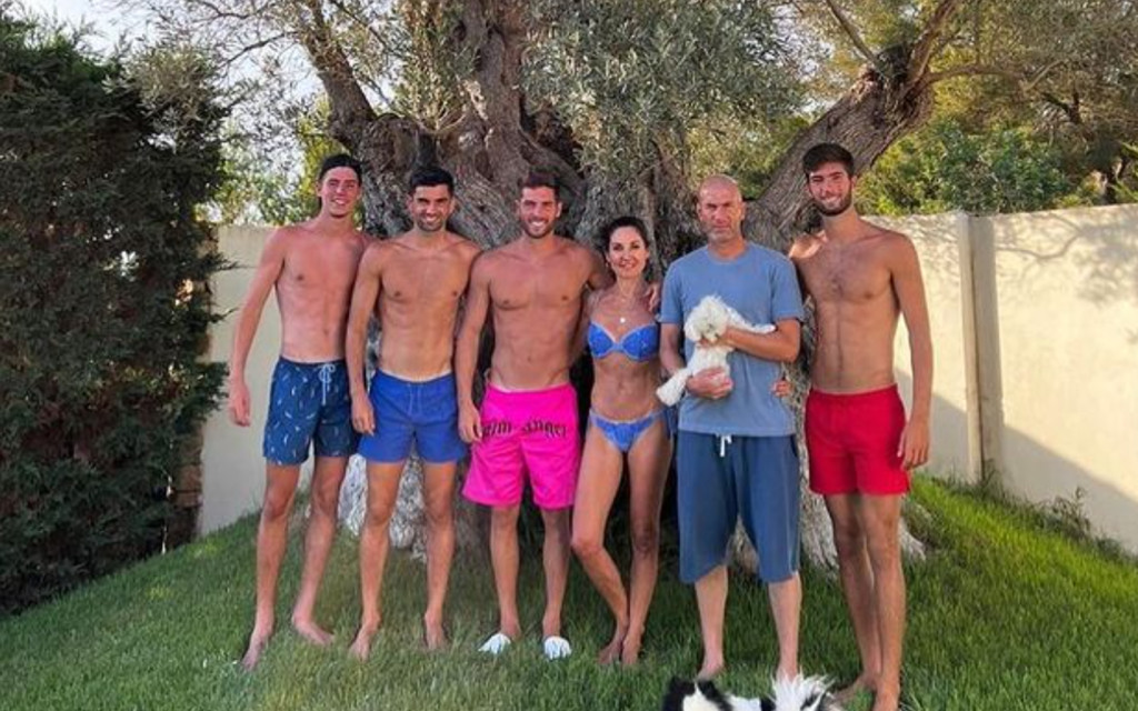 Zidane, a esposa e os filhos