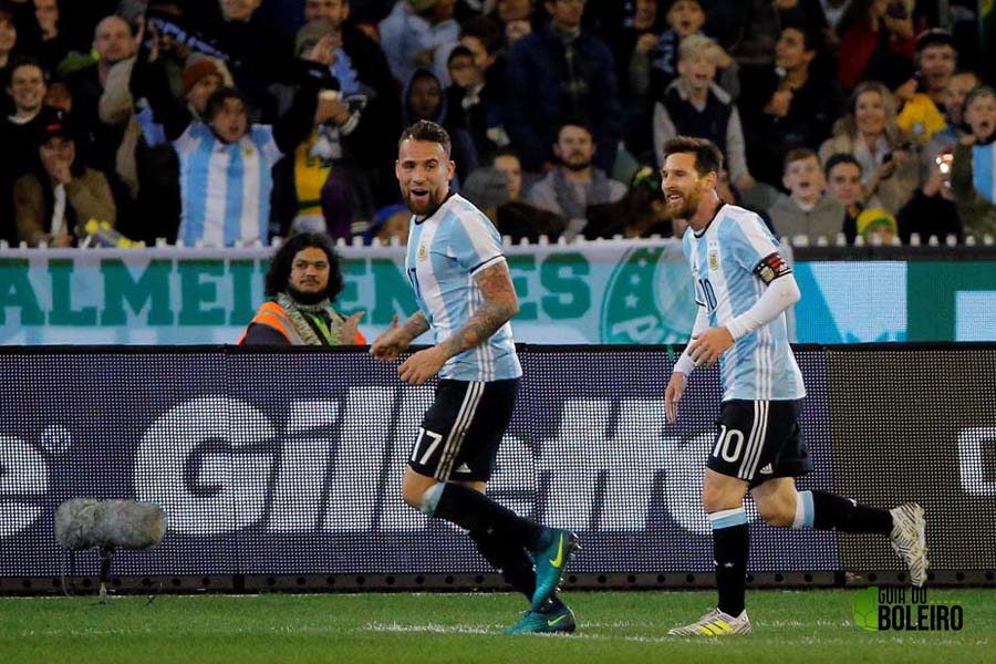 Otamendi e Messi são companheiros de Seleção Argentina. (Foto: Reprodução)