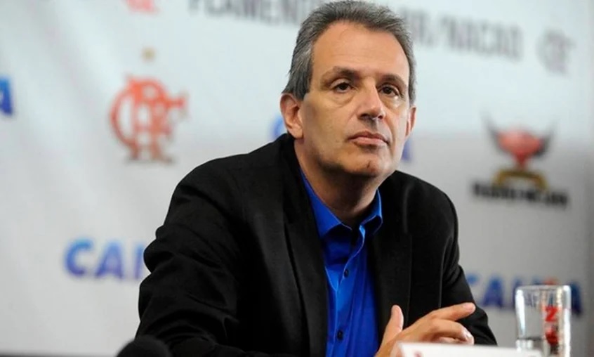 Bap, dirigente do Flamengo, em coletiva de imprensa