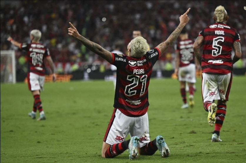 Gols de Flamengo x Vélez Sarsfield: Mengão vence de virada e se classifica para final da Libertadores. (Foto: AFP/Carl de Souza)