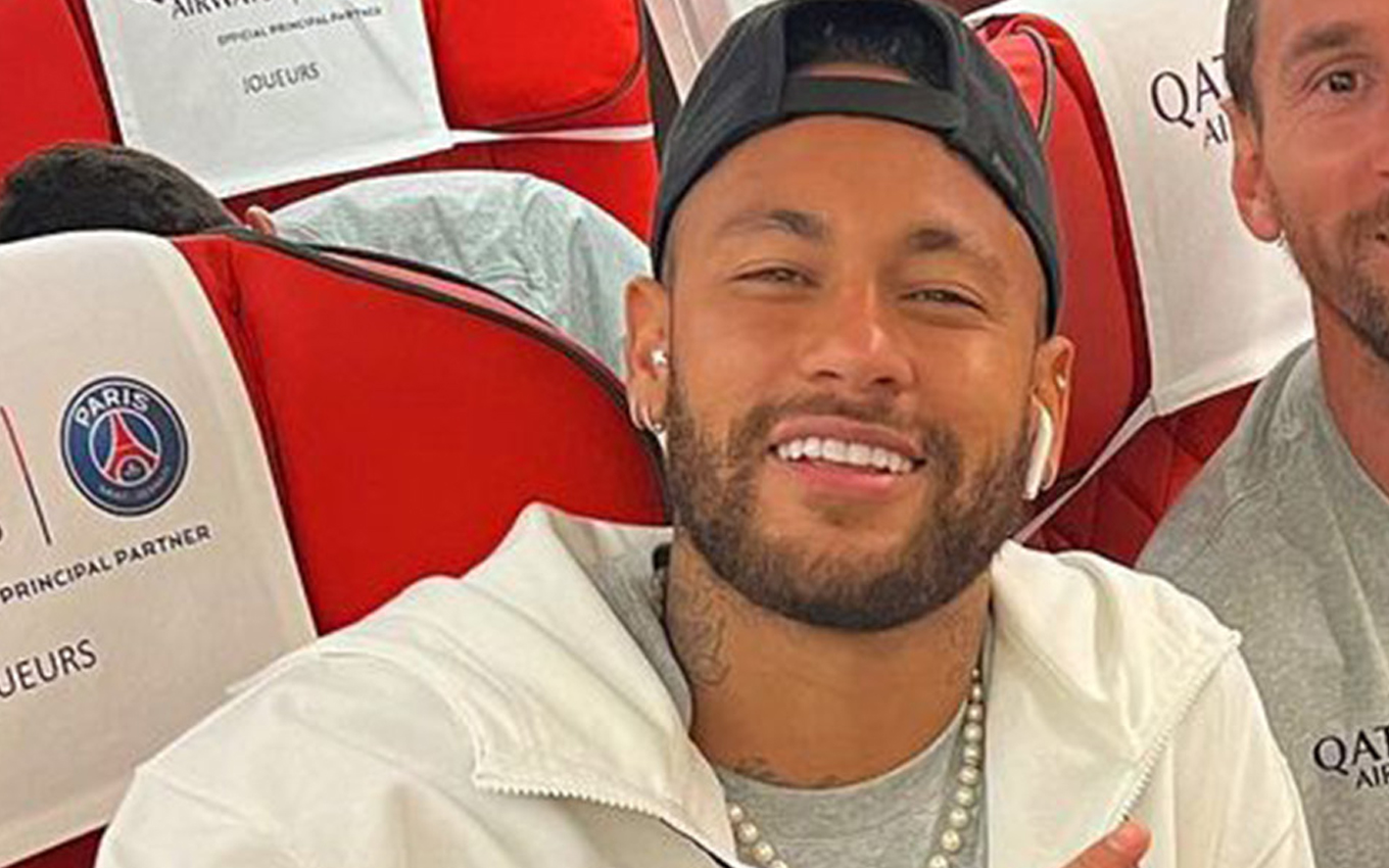 Neymar começa a receber amigos para comemorações de final de ano