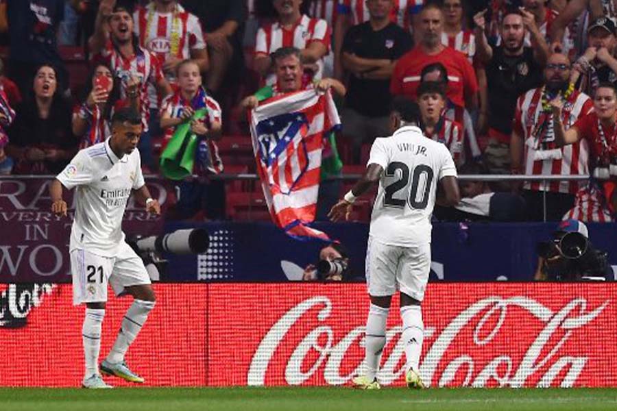 Dentro de campo, Vini Jr e Rodrygo também bailaram após lindo gol do Real Madrid. (Foto: Reprodução)