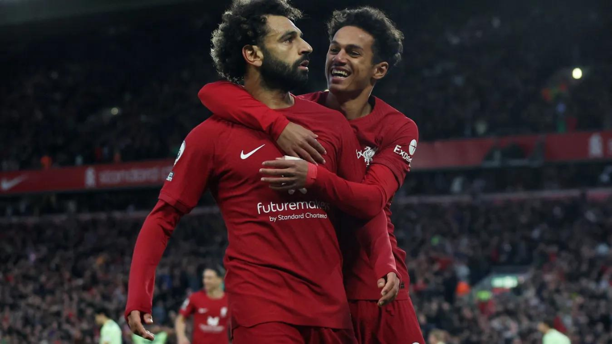 Gol de Liverpool x Manchester City: Alisson dá assistência para Salah e Reds vencem em jogo maluco
