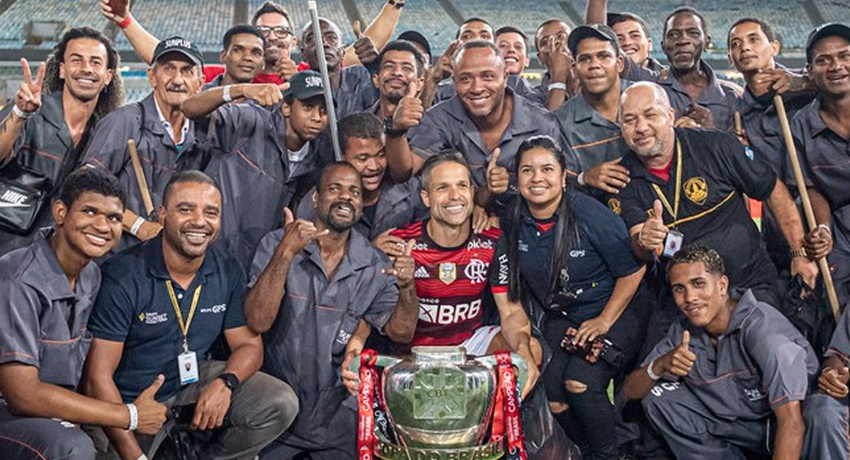 A atitude de Diego com funcionários do Flamengo após título da Copa do Brasil