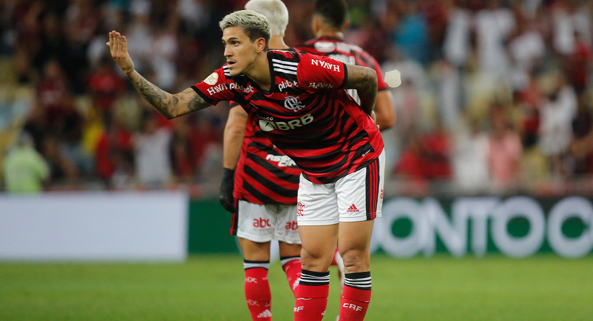 Três gols de Pedro colocam ele em lista de recorde atrás de jogador do Flamengo